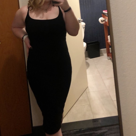 Black dress - Picture 3 of 3